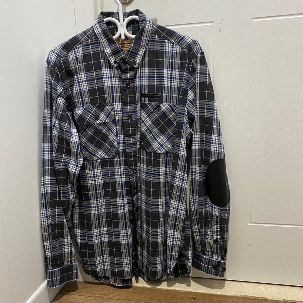 Simons Casual shirt with pleather detailing.